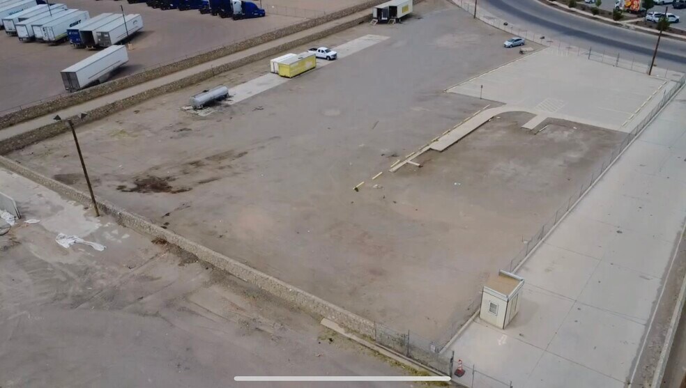 More Photos Of 8000 Escobar Dr, El Paso Land For Lease