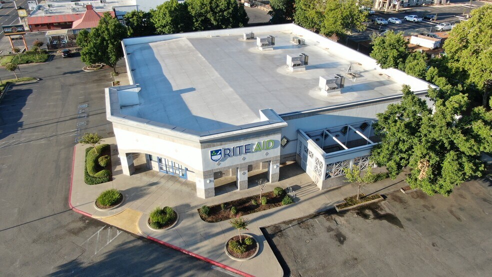 More Photos Of 975 E Cypress Ave, Redding Drugstore For Lease