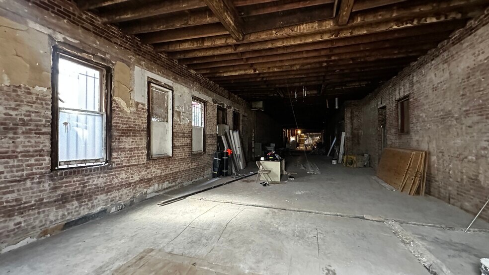 More Photos Of 67-11 Fresh Pond Rd, Ridgewood Storefront Retail Residential For Lease