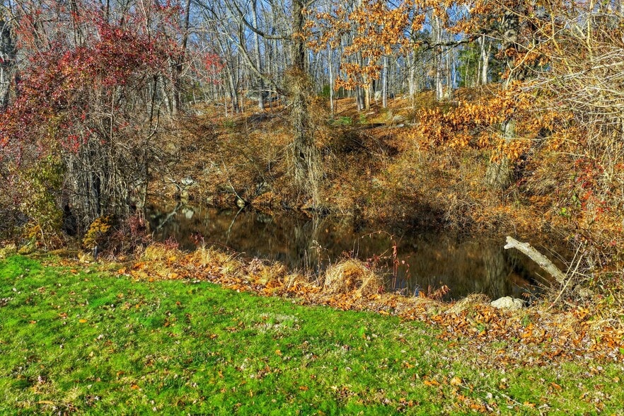 More Photos Of 33 Deep River Rd, Centerbrook Flex For Sale