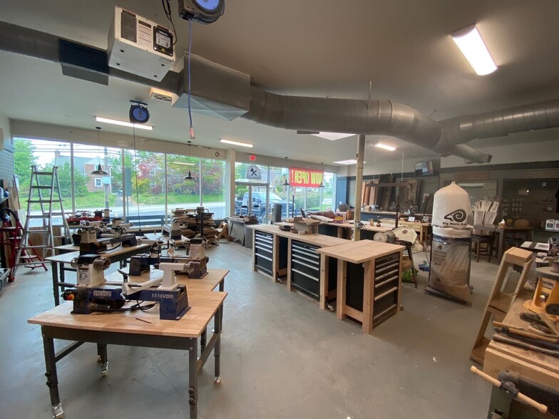 More Photos Of 735 N York Rd, Willow Grove Storefront For Sale