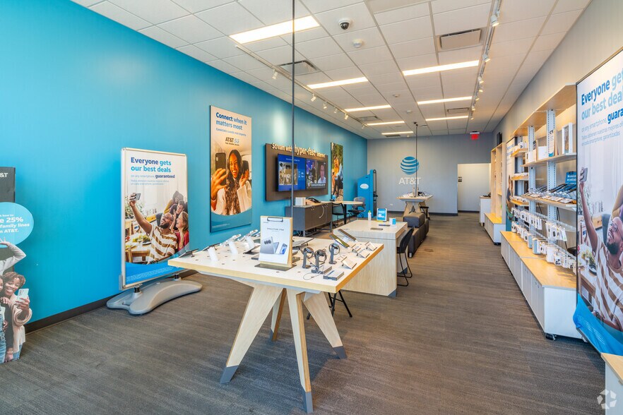 More Photos Of 2830 Mannheim Rd, Franklin Park Storefront For Sale