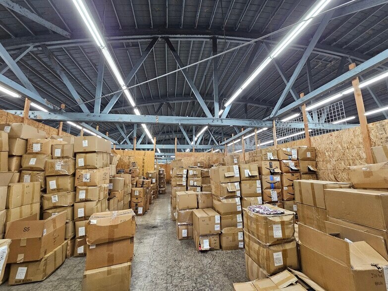 More Photos Of 2800 Hooper Ave, Los Angeles Manufacturing For Sale