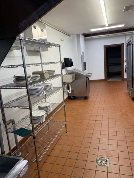 More Photos Of 219 Myrtle Ave, Carolina Beach Restaurant For Lease