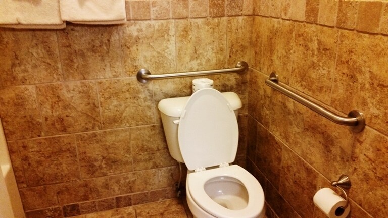 More Photos Of 998 Cedar Bluff Rd, Centre Hotel For Sale