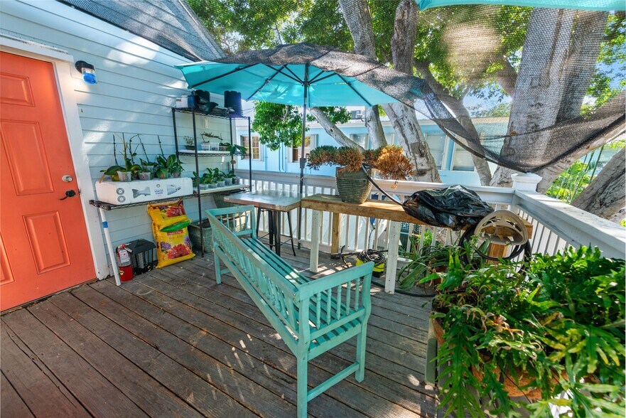 More Photos Of 816 Duval St, Key West Restaurant For Sale