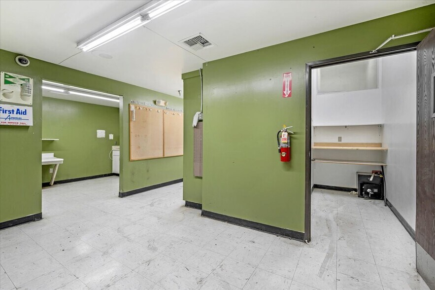 More Photos Of 580 N 11th Ave, Hanford Freestanding For Lease