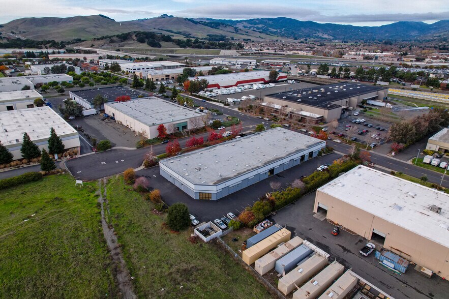 More Photos Of 4949 Fulton Dr, Fairfield Research And Development For Lease
