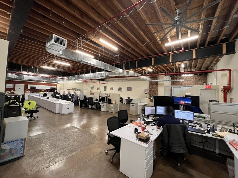 More Photos Of 1431 Cromwell Ave, Bronx Industrial For Sale