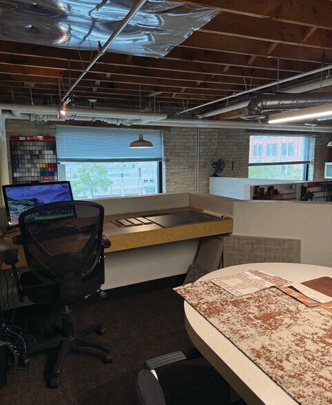 More Photos Of 115 Bannatyne Ave, Winnipeg Office For Lease