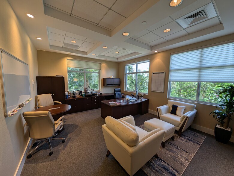 More Photos Of 2925 Pga Blvd, Palm Beach Gardens Office For Lease