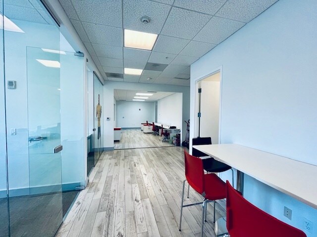 More Photos Of 20200 W Dixie Hwy, Aventura Medical For Lease