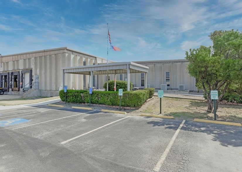 More Photos Of 610 Pop Gunn Dr, San Antonio Distribution For Sale