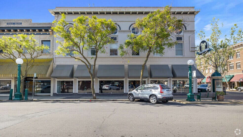 Primary Photo Of 10 S School St, Lodi Storefront Retail Office For Sale