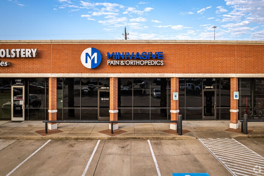 More Photos Of 11925 Southwest Fwy, Stafford Unknown For Lease