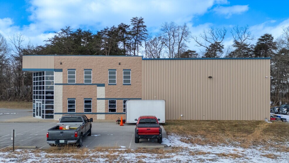 More Photos Of 258 Gardner Way, Mount Washington Light Distribution For Lease