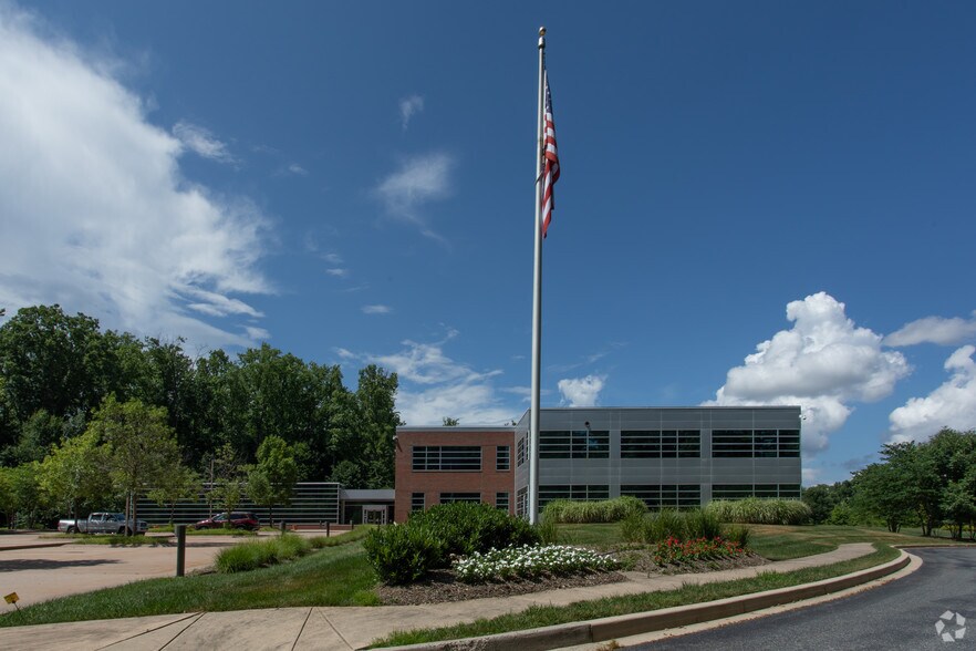 More Photos Of 1204 Technology Dr, Aberdeen Flex For Sale