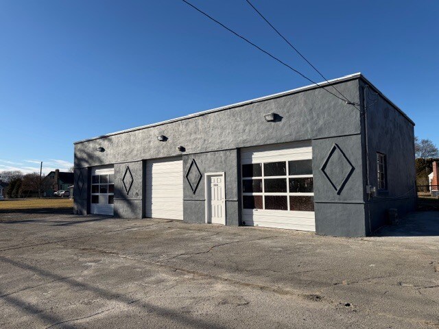 Primary Photo Of 793 Main Rd, Tiverton Freestanding For Lease