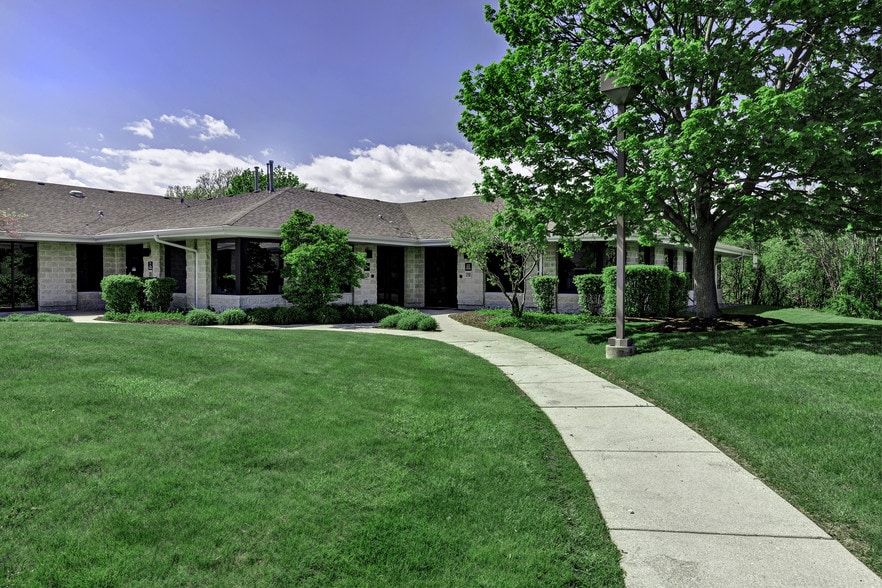 More Photos Of 300-490 Quail Ridge Dr, Westmont Unknown For Lease