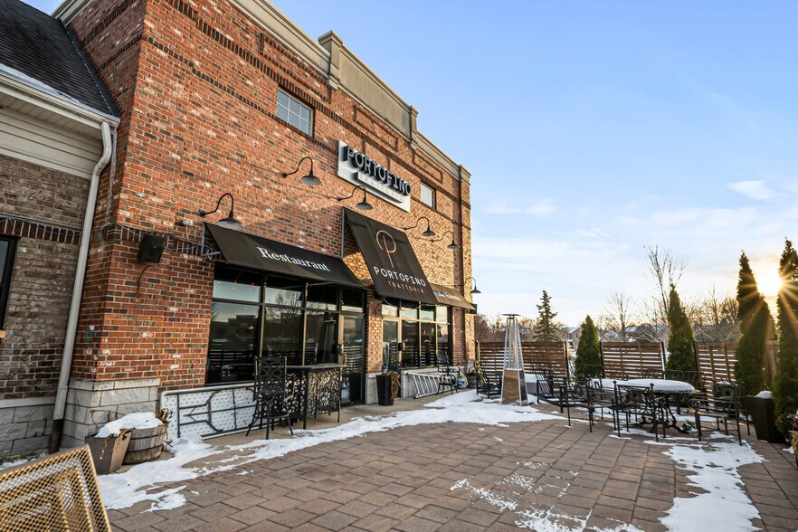 More Photos Of 40W188 Campton Crossings Dr, St Charles Restaurant For Sale