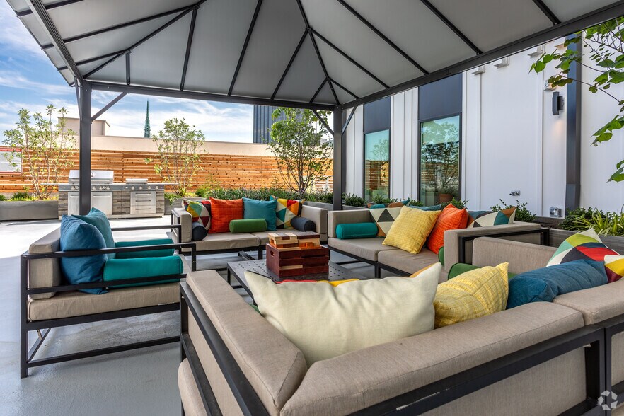 More Photos Of 366 E Broad St, Columbus Apartments For Lease