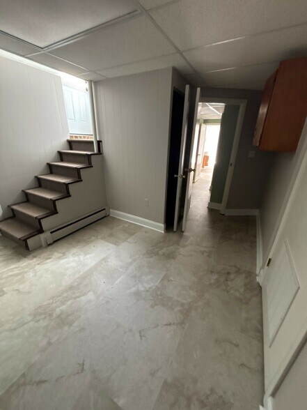 More Photos Of 5626 Southwestern Blvd, Arbutus Office For Lease