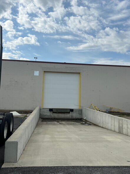 More Photos Of 28960 Lakeland Blvd, Wickliffe Unknown For Lease