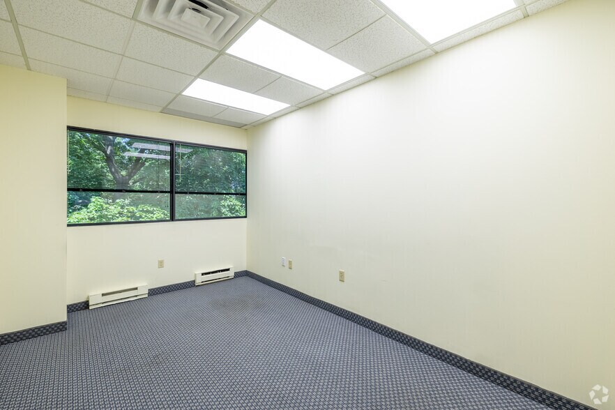 More Photos Of 1600 Saint Georges Ave, Rahway Office For Lease
