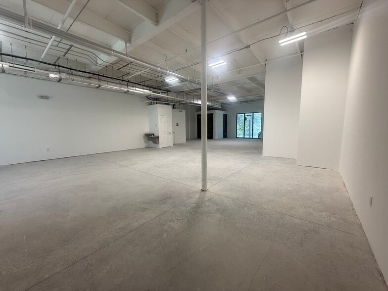 More Photos Of 591 NW 29th St, Miami Warehouse For Lease