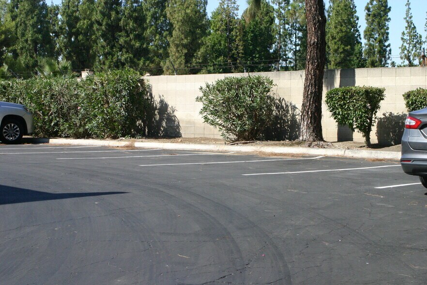 More Photos Of 5301 Office Park Dr, Bakersfield Medical For Lease