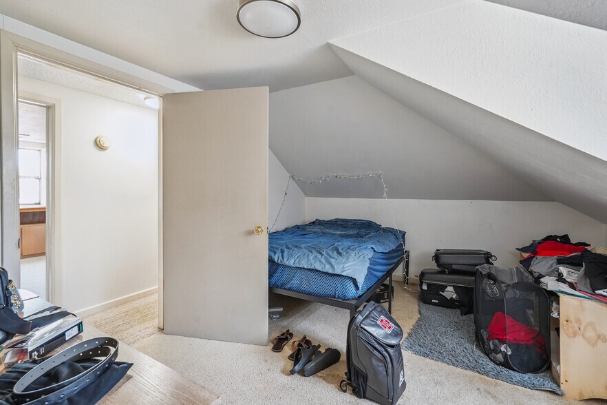 More Photos Of 920 High St, Grinnell Apartments For Sale