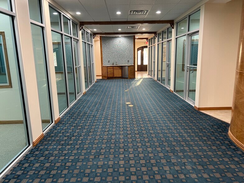 More Photos Of 935 W Exchange Pky, Allen Office For Sale