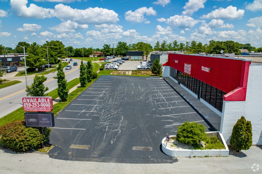 More Photos Of 2550 Regency Rd, Lexington Showroom For Lease