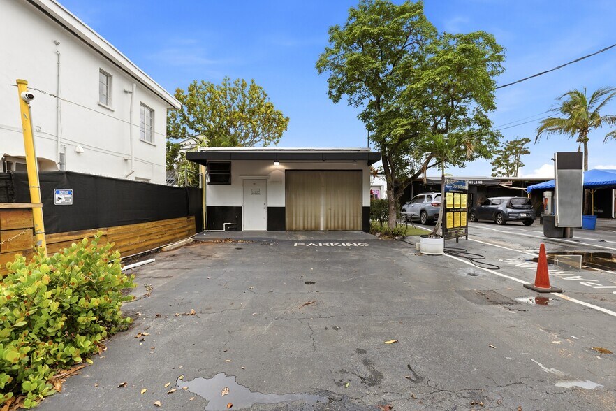 More Photos Of 824 N Dixie Hwy, Lake Worth Carwash For Lease