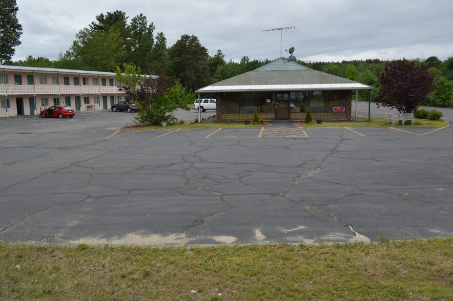 More Photos Of 18 Fitchburg Rd, Ayer Hotel For Sale