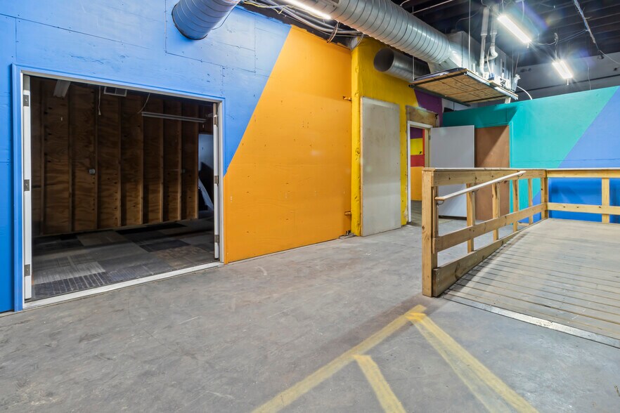 More Photos Of 1417 Commerce Ave, Indianapolis Manufacturing For Lease