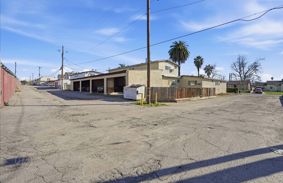 More Photos Of 940 Water St, Bakersfield Apartments For Sale