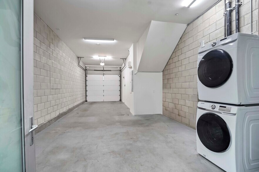 More Photos Of 3450 Cahuenga Blvd W, Los Angeles Office Residential For Lease