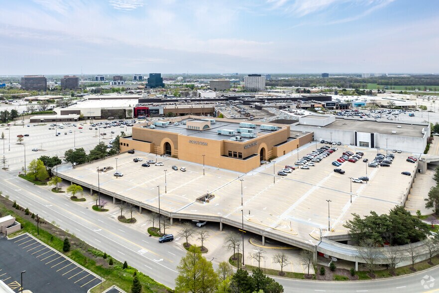 More Photos Of 5 Woodfield Mall, Schaumburg Unknown For Sale