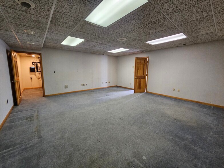 More Photos Of 1755 Meriden Waterbury Tpke, Plantsville Office Residential For Sale