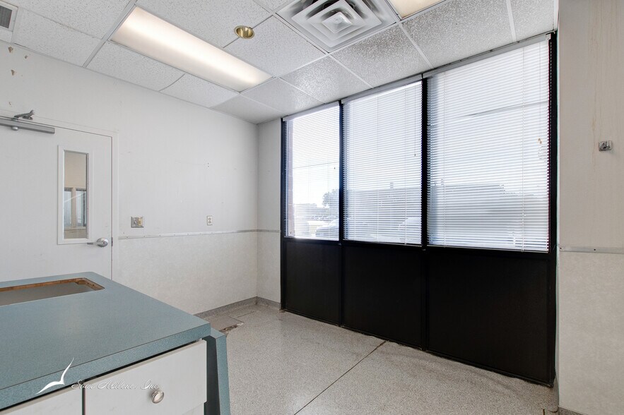 More Photos Of 3981 Ridgemont Dr, Abilene Storefront Retail Office For Sale