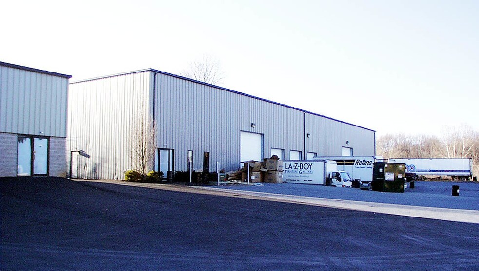 More Photos Of 2650-2728 Lehigh St, Whitehall Warehouse For Lease