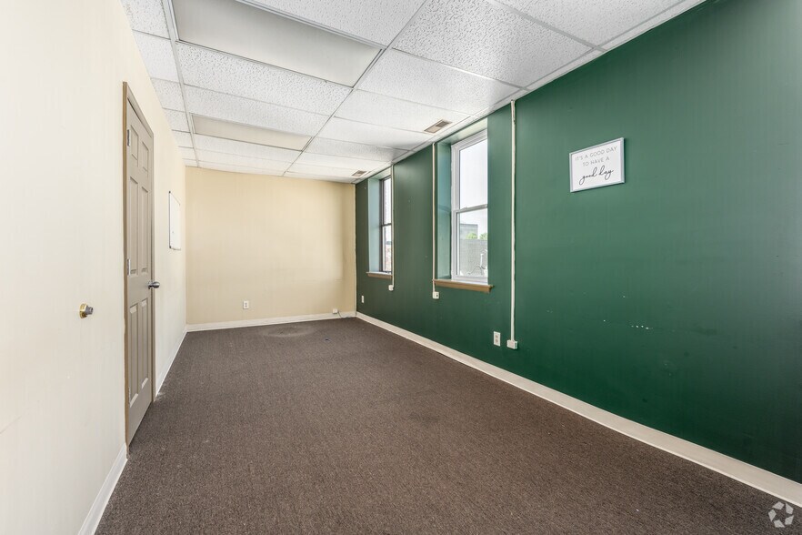 More Photos Of 211 E 25th St, Baltimore Office Residential For Sale