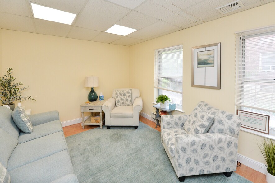 More Photos Of 121 Cedar Ln, Teaneck Medical For Sale