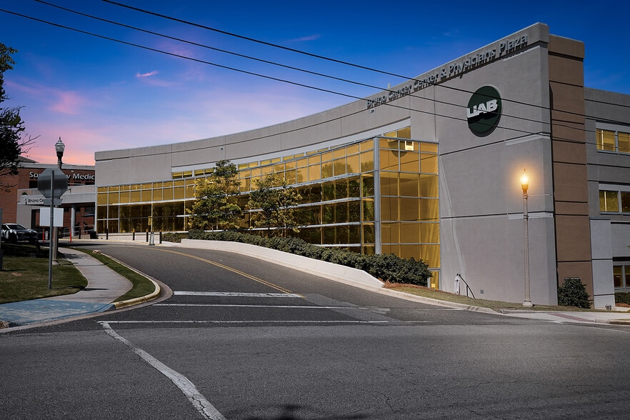 More Photos Of 2728 10th Ave S, Birmingham Medical For Lease