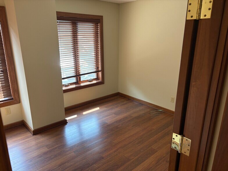 More Photos Of 6728 Loop Rd, Centerville Medical For Sale