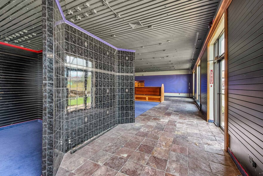 More Photos Of 120 Andover St, Danvers Freestanding For Lease