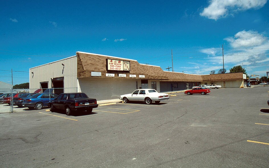 More Photos Of 3334-3344 N Arlington Ave, Indianapolis Freestanding For Sale