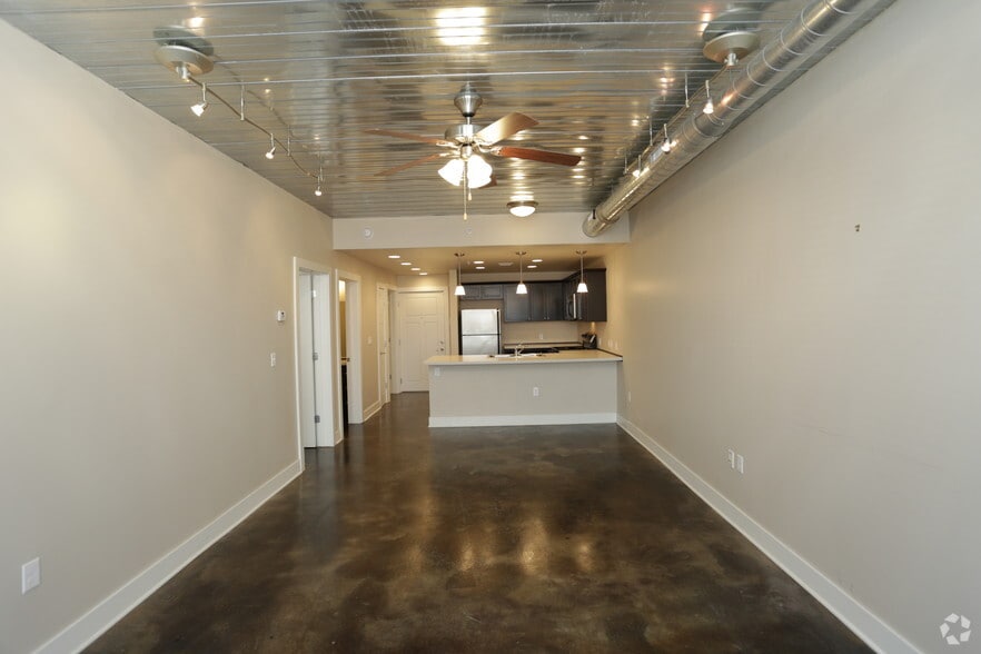 More Photos Of 901 New Hampshire St, Lawrence Apartments For Lease
