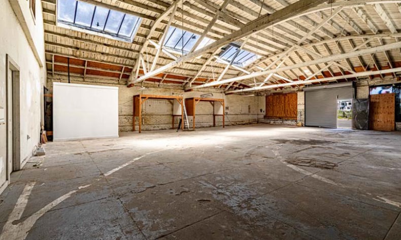 More Photos Of 1926 Castro St, Oakland Auto Repair For Lease